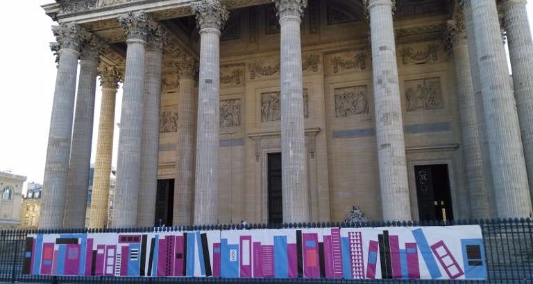 Photo du Panthéon avec bâche de l'événement bibliopanthéon