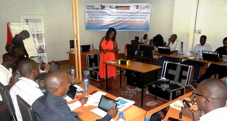 Photo du personnel de Terre des Hommes et des assistants psych-sociaux en séance de formation au Burundi