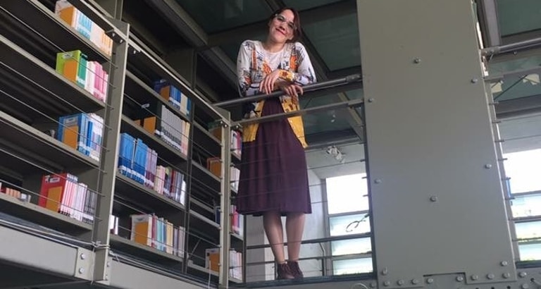 Photo d'Alejandra Quiroz, bibliothécaire, dans la bibliothèque de Vasconcelos à Mexico