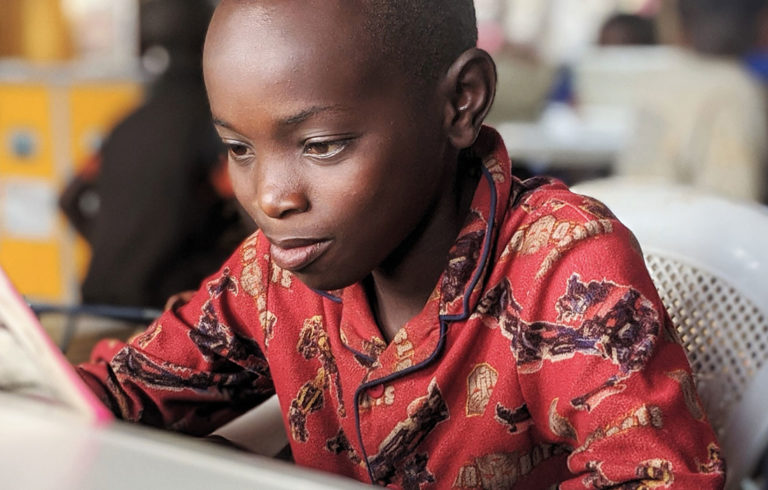 Enfant lecture burundi